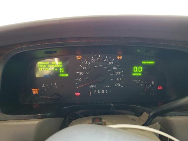 1LNHM81W2XY658371 - 1999 LINCOLN TOWN CAR EXECUTIVE Weiß Foto 9