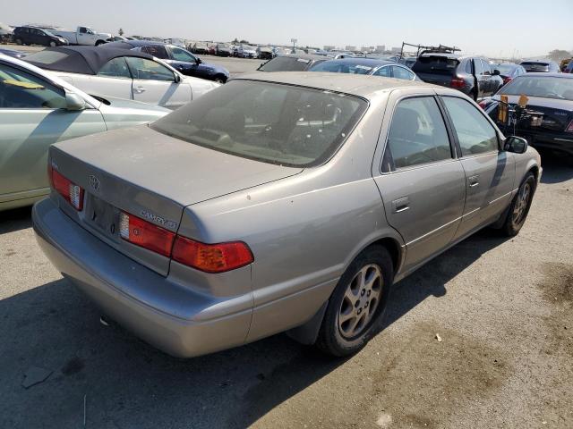 JT2BG22KXY0492376 - 2000 TOYOTA CAMRY CE GRAY photo 3