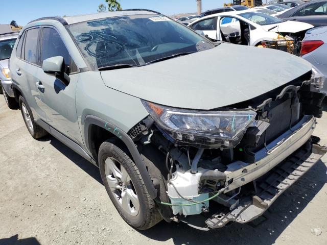 2T3W1RFV2MC085957 - 2021 TOYOTA RAV4 XLE GRAY photo 4