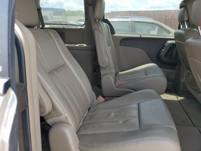 2C4RC1CG5DR777346 - 2013 CHRYSLER TOWN & COU TOURING L GOLD photo 11