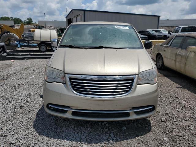 2C4RC1CG5DR777346 - 2013 CHRYSLER TOWN & COU TOURING L GOLD photo 5