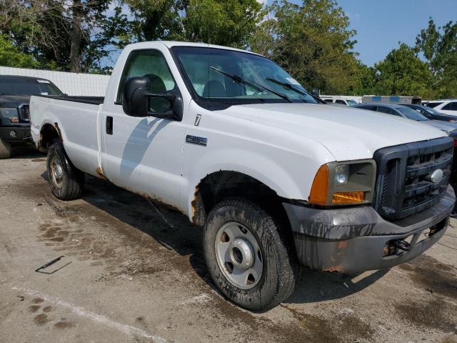 1FTNF21586EA41658 - 2006 FORD F250 SUPER DUTY WHITE photo 4