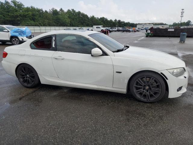 WBAKG7C57BE263030 - 2011 BMW 335 I WHITE photo 4