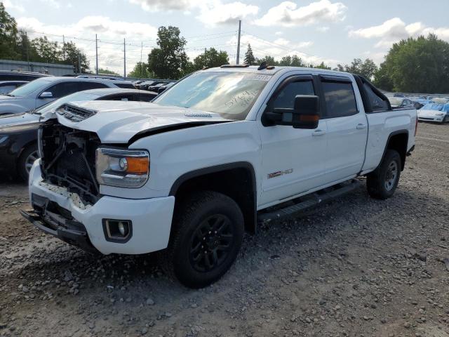 1GT12TEY3JF165764 - 2018 GMC SIERRA K2500 SLT WHITE photo 1