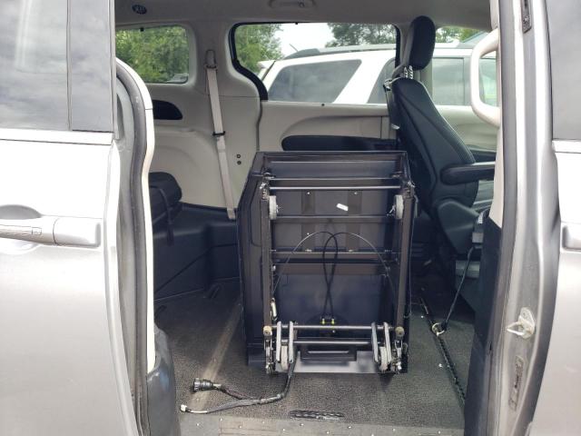 2C4RC1EG0JR271657 - 2018 CHRYSLER PACIFICA TOURING L PLUS SILVER photo 11