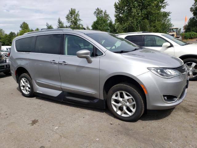 2C4RC1EG0JR271657 - 2018 CHRYSLER PACIFICA TOURING L PLUS SILVER photo 4