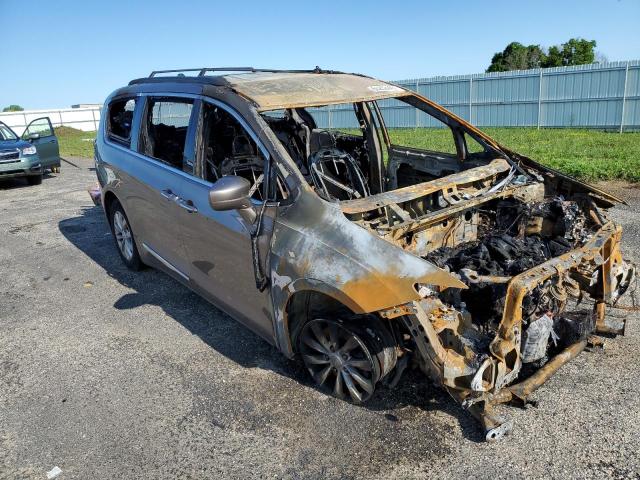 2C4RC1BG4HR666066 - 2017 CHRYSLER PACIFICA TOURING L BURN photo 4