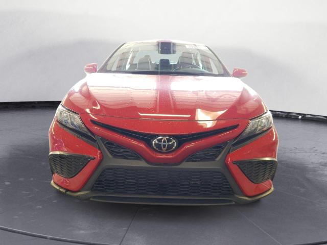 4T1G11AK7PU079098 - 2023 TOYOTA CAMRY SE NIGHT SHADE RED photo 5