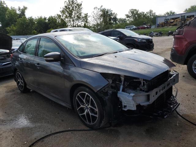 1FADP3F26FL373127 - 2015 FORD FOCUS SE CHARCOAL photo 4