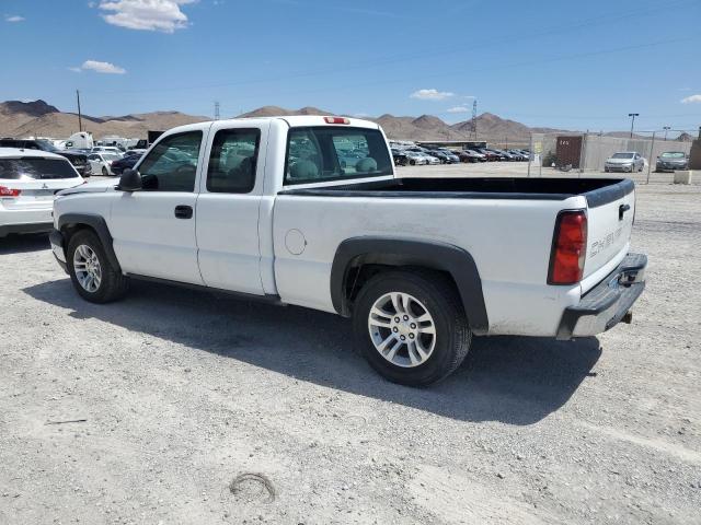 3GCEC14VX6G244591 - 2006 CHEVROLET SILVERADO C1500 WHITE photo 2