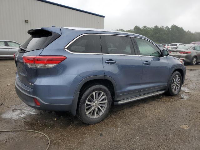 5TDJZRFH9KS955343 - 2019 TOYOTA HIGHLANDER SE BLUE photo 3