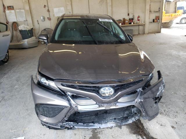 4T1G11AK9PU149104 - 2023 TOYOTA CAMRY SE NIGHT SHADE GRAY photo 5