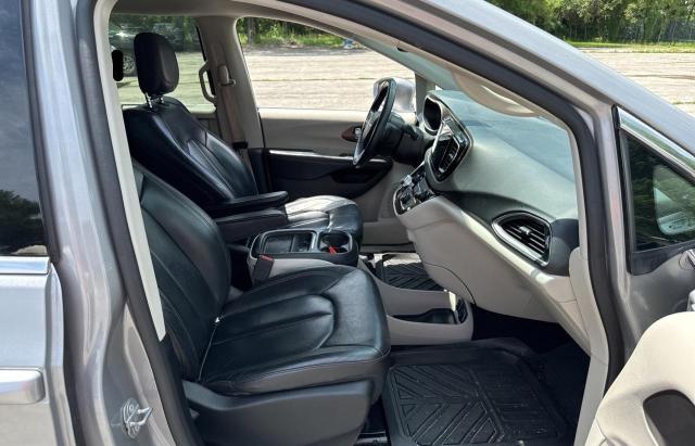 2C4RC1BG9HR642071 - 2017 CHRYSLER PACIFICA TOURING L SILVER photo 5