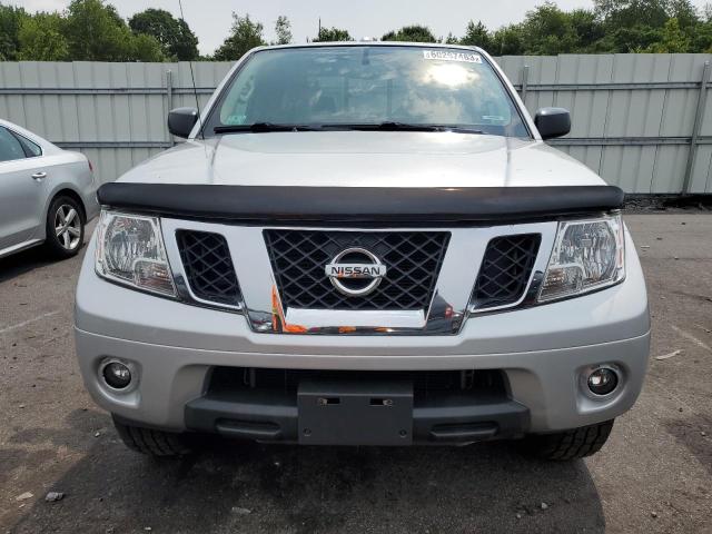 1N6AD0CW2FN736181 - 2015 NISSAN FRONTIER SV SILVER photo 5