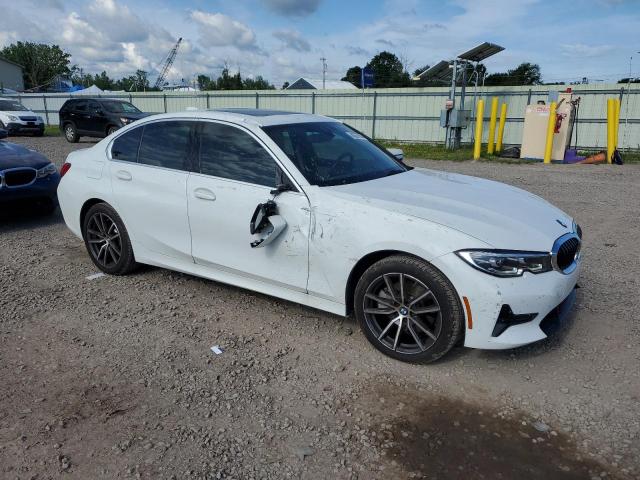 3MW5R7J07N8C72848 - 2022 BMW 330XI WHITE photo 4