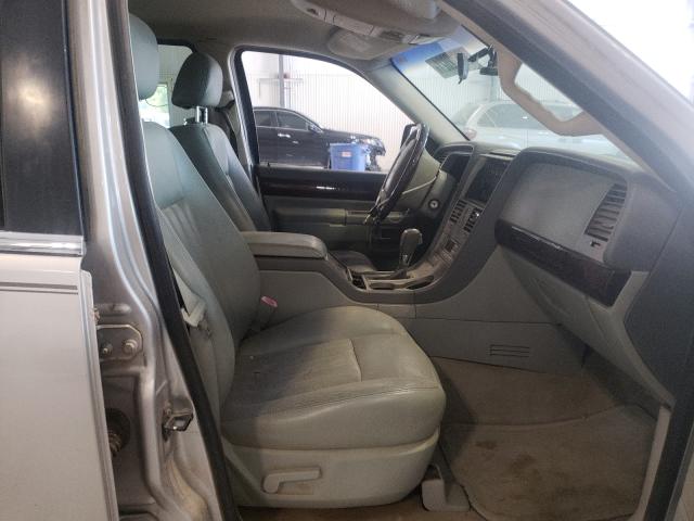 5LMEU78H03ZJ28664 - 2003 LINCOLN AVIATOR 银色 照片 5