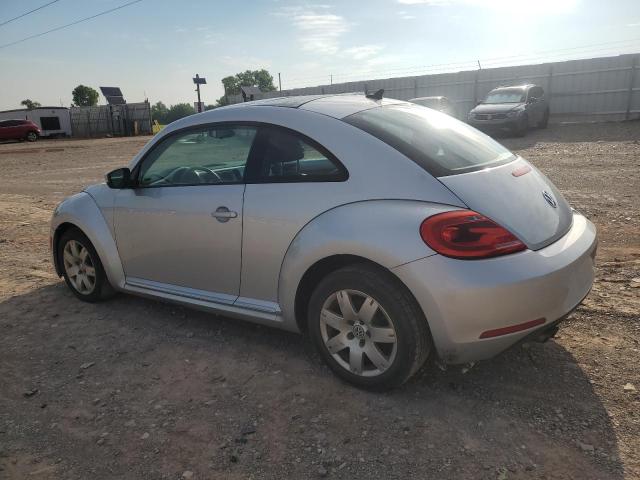 3VWJP7AT2CM610840 - 2012 VOLKSWAGEN BEETLE SILVER photo 2