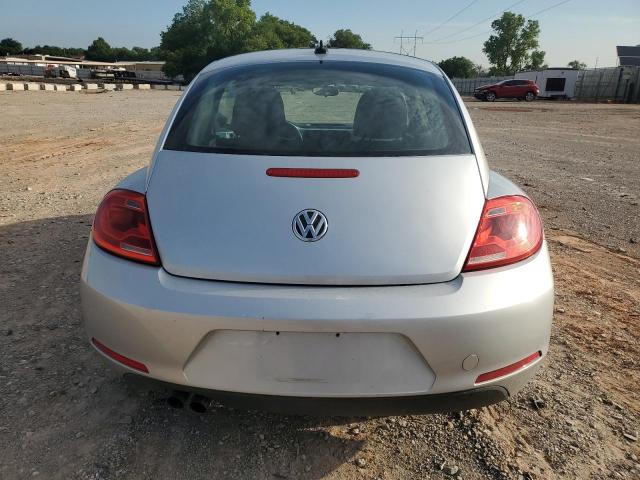 3VWJP7AT2CM610840 - 2012 VOLKSWAGEN BEETLE SILVER photo 6
