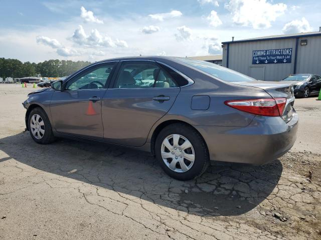 4T1BF1FK9HU303543 - 2017 TOYOTA CAMRY LE GRAY photo 2