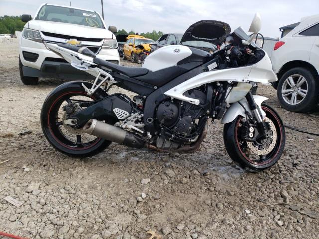 JYARJ16E29A012697 - 2009 YAMAHA YZFR6 WHITE photo 1