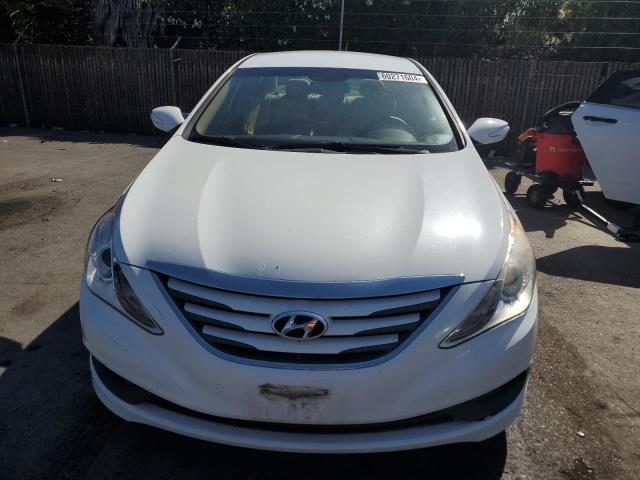 5NPEB4AC6EH894998 - 2014 HYUNDAI SONATA GLS WHITE photo 5