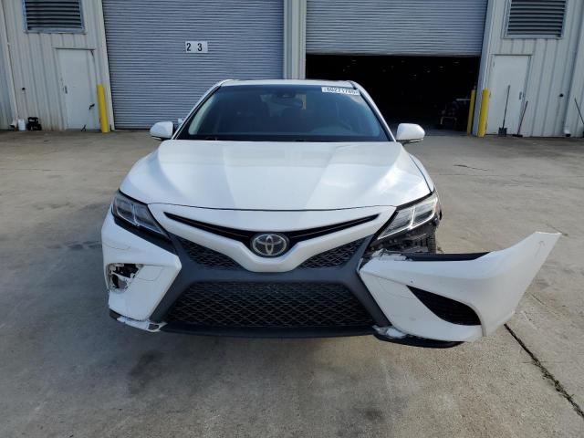 JTNB11HK3J3019719 - 2018 TOYOTA CAMRY L თეთრი ფოტო 5