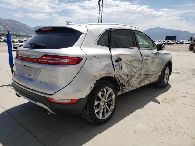 5LMCJ2D95HUL28106 - 2017 LINCOLN MKC SELECT فضي صورة 3