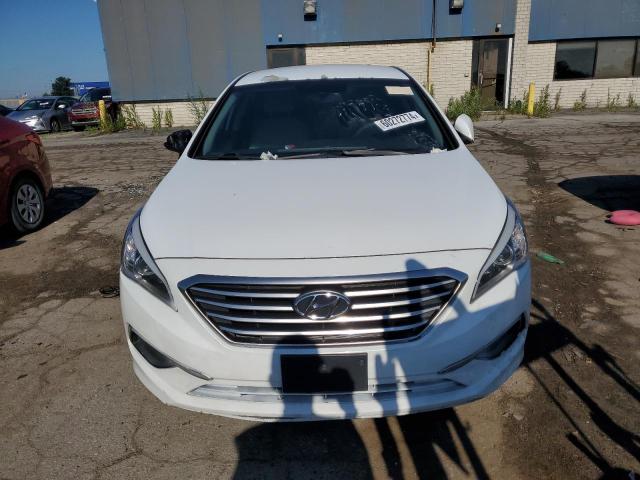 5NPE24AF1GH278137 - 2016 HYUNDAI SONATA SE WHITE photo 5