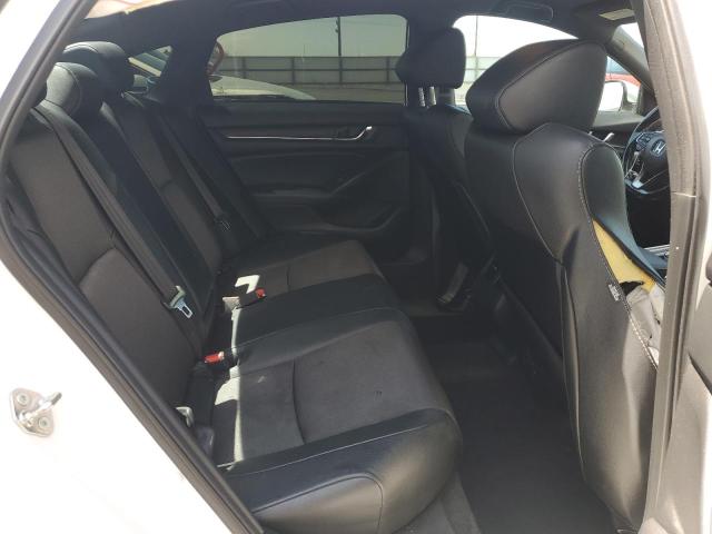 1HGCV1F38JA112015 - 2018 HONDA ACCORD SPORT WHITE photo 10