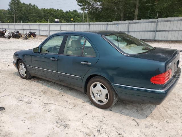 WDBJF72F7VA518538 - 1997 MERCEDES-BENZ E 420 GREEN photo 2