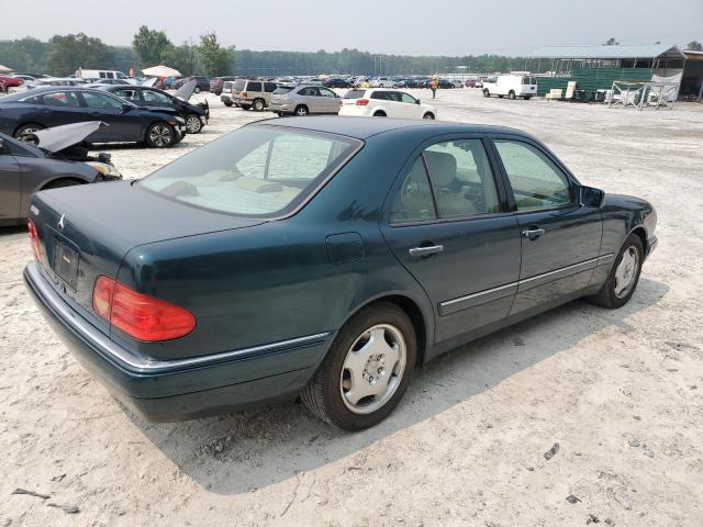 WDBJF72F7VA518538 - 1997 MERCEDES-BENZ E 420 GREEN photo 3