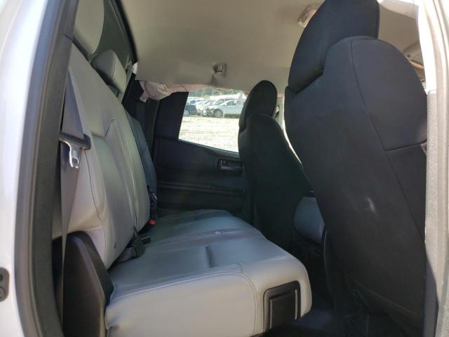 5TFUM5F15HX070809 - 2017 TOYOTA TUNDRA DOUBLE CAB SR/SR5 WHITE photo 10