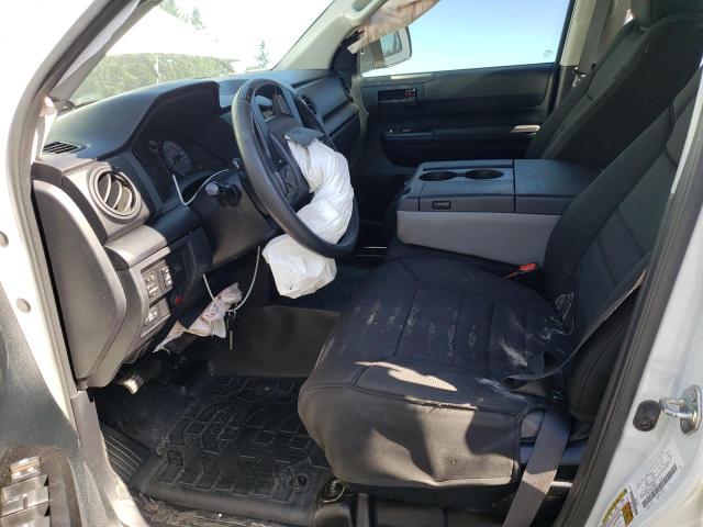 5TFUM5F15HX070809 - 2017 TOYOTA TUNDRA DOUBLE CAB SR/SR5 WHITE photo 7