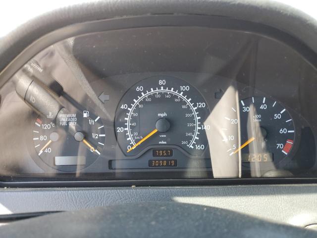 WDBHA28E9VF477590 - 1997 MERCEDES-BENZ C-CLASS 280 SILVER photo 9