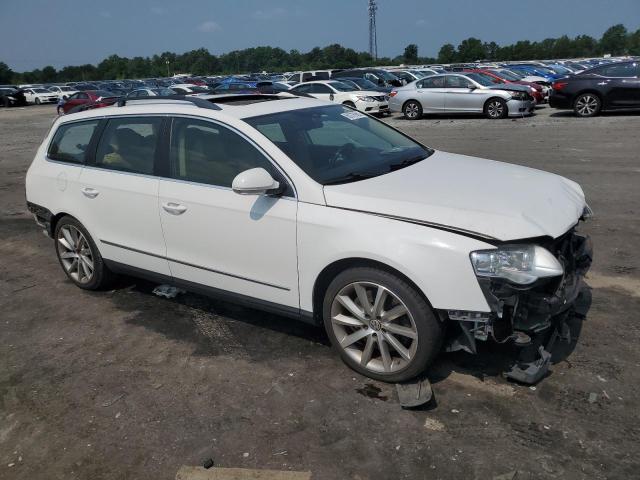 WVWRU73CX8E048369 - 2008 VOLKSWAGEN PASSAT WAGON VR6 4MOTION WHITE photo 4