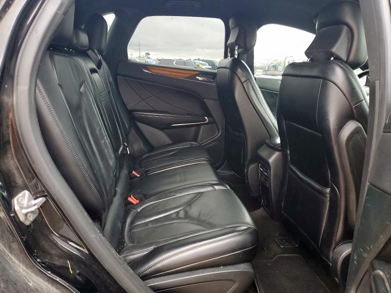 5LMCJ2C95GUJ27886 - 2016 LINCOLN MKC SELECT შავი ფოტო 11