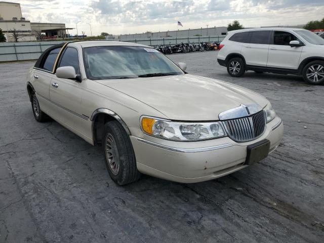 1LNHM83W52Y653977 - 2002 LINCOLN TOWN CARTIER BEIGE photo 1