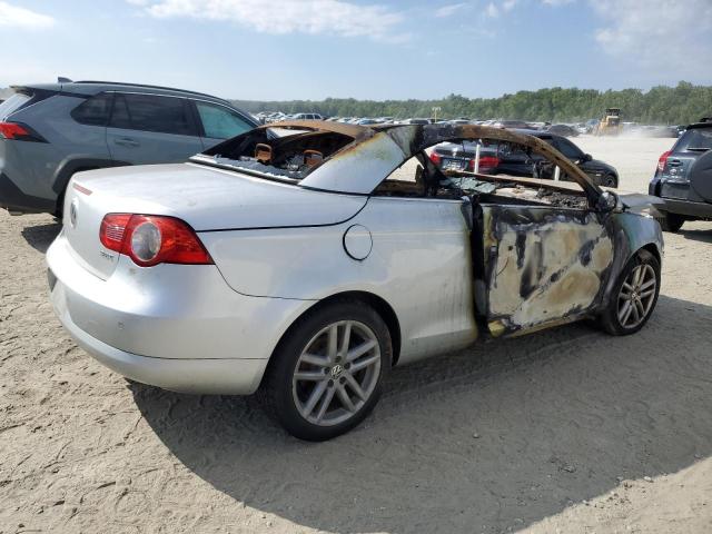 WVWFA71F68V002224 - 2008 VOLKSWAGEN EOS LUX 银色 照片 3