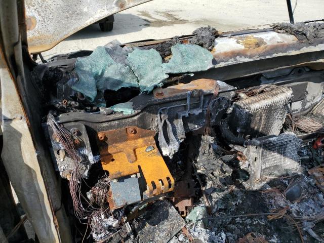 WVWFA71F68V002224 - 2008 VOLKSWAGEN EOS LUX 银色 照片 9