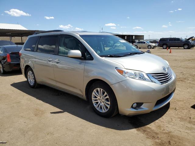 5TDYZ3DC9HS890182 - 2017 TOYOTA SIENNA XLE TAN photo 4