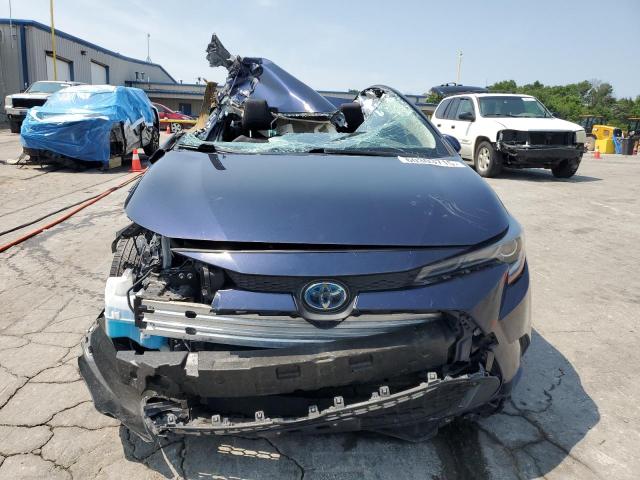 JTDEAMDE6MJ021614 - 2021 TOYOTA COROLLA LE BLUE photo 5