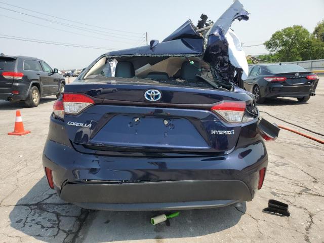 JTDEAMDE6MJ021614 - 2021 TOYOTA COROLLA LE BLUE photo 6