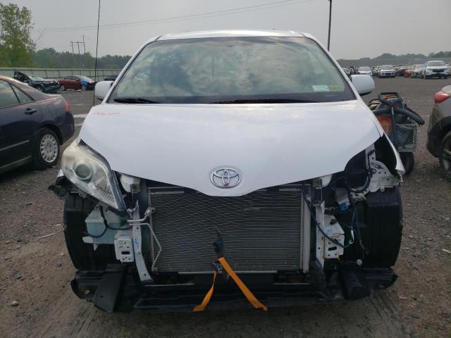 5TDKK3DC4DS283188 - 2013 TOYOTA SIENNA LE WHITE photo 5