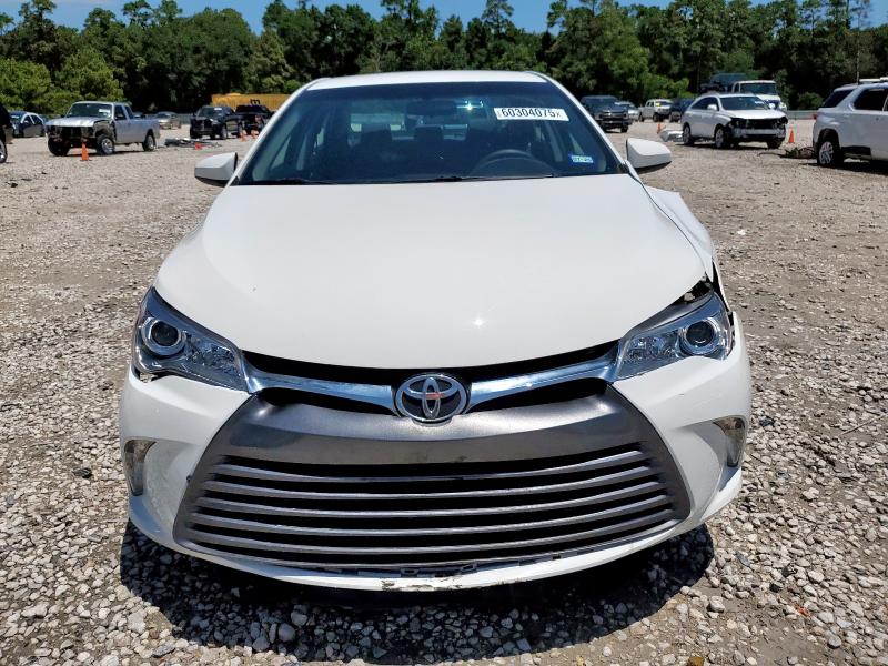 4T4BF1FK4GR555396 - 2016 TOYOTA CAMRY LE თეთრი ფოტო 5