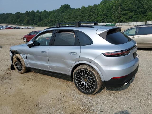 WP1AA2AY7KDA09886 - 2019 PORSCHE CAYENNE SILVER photo 2