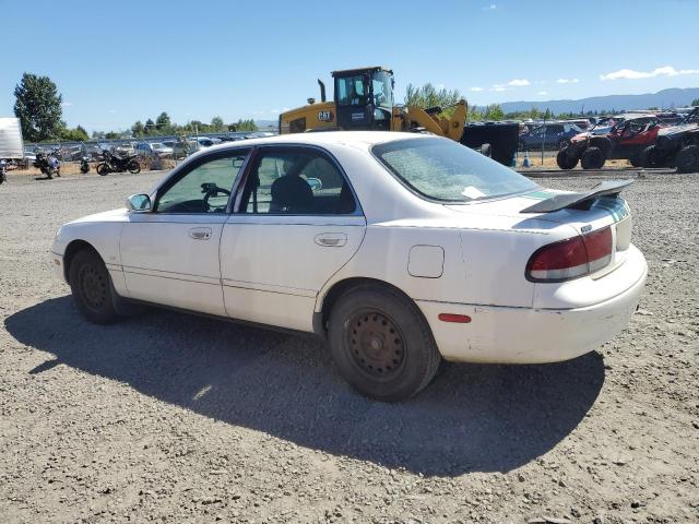 1YVGE22A8P5200360 - 1993 MAZDA 626 DX WHITE photo 2