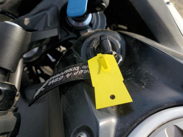 JKAEXEJ17HDA01492 - 2017 KAWASAKI EX650 J თეთრი ფოტო 8