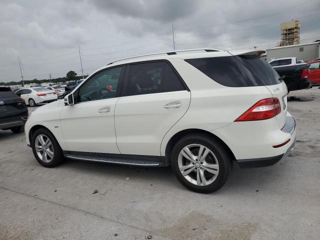 4JGDA5HB8CA043898 - 2012 MERCEDES-BENZ ML 350 4MATIC WHITE photo 2