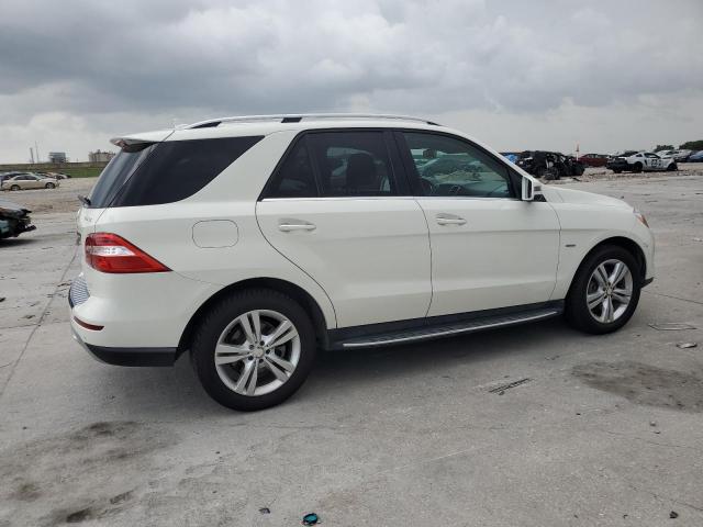 4JGDA5HB8CA043898 - 2012 MERCEDES-BENZ ML 350 4MATIC WHITE photo 3