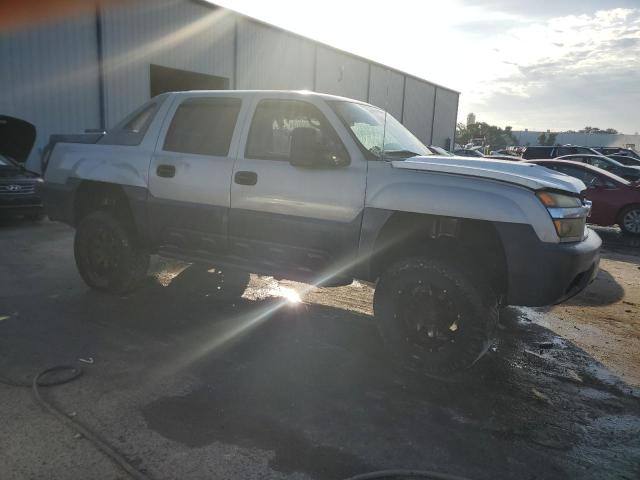 3GNEC12T64G133252 - 2004 CHEVROLET AVALANCHE C1500 SILVER photo 4